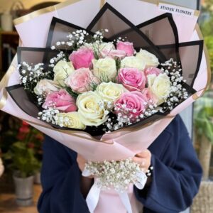 Beyaz ve Pembe uyumlu gül buketi